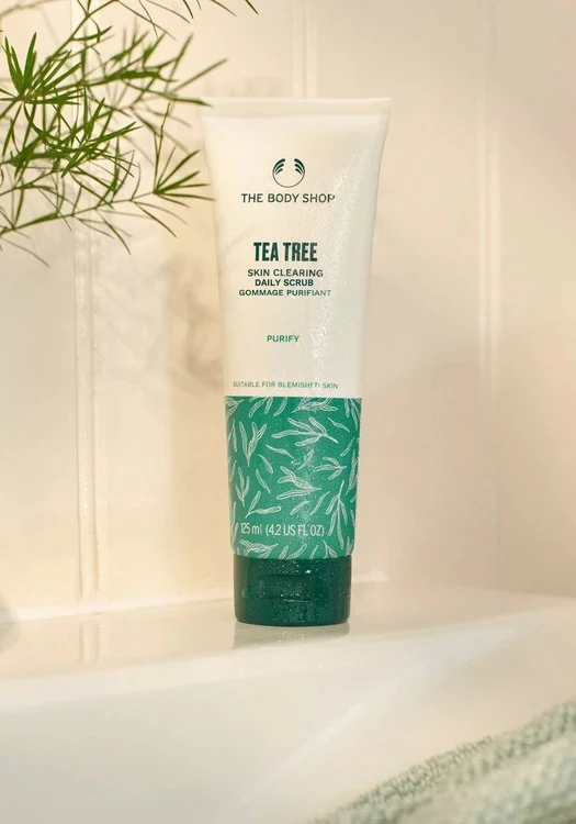 The Body Shop Tea Tree Skin Clearing Daily Scrub – 125 ml - Image 4